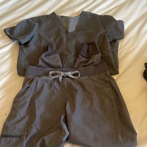 Grey figs jogger set